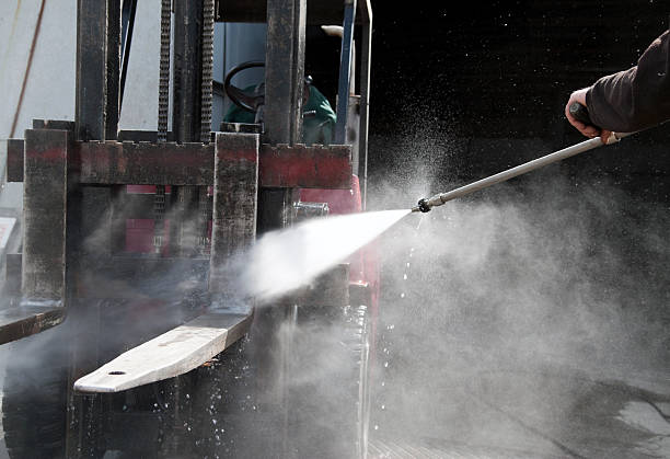Best Driveway Pressure Washing  in Independent Hill, VA